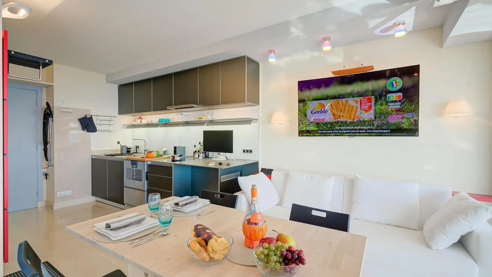 Studio La Mirandole Sea View - Happy Rentals Vallauris France