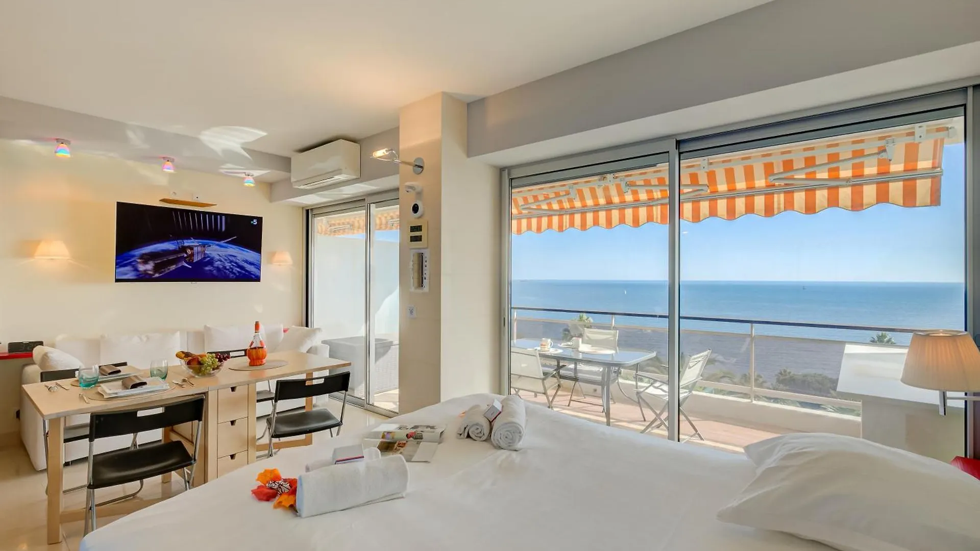 Studio La Mirandole Sea View - Happy Rentals Vallauris