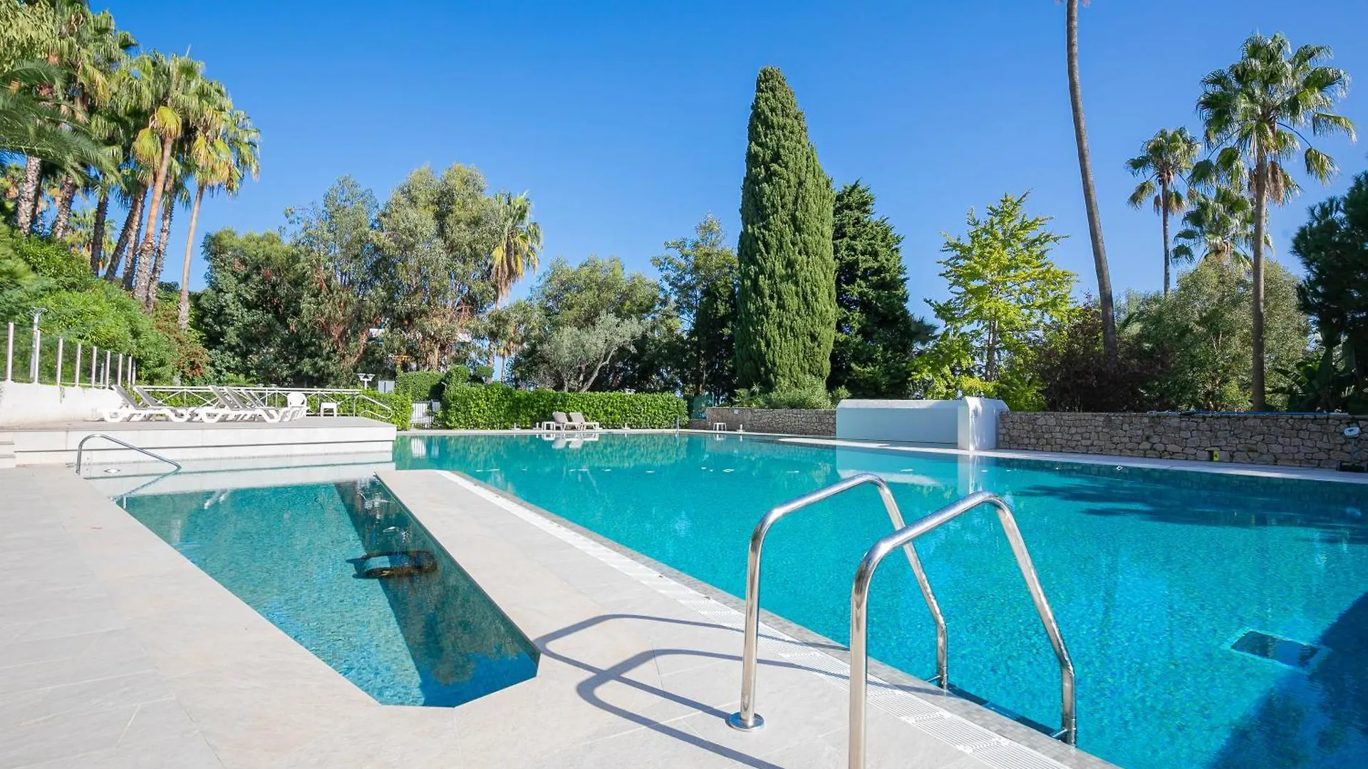 Apartment Studio La Mirandole Sea View - Happy Rentals Vallauris France